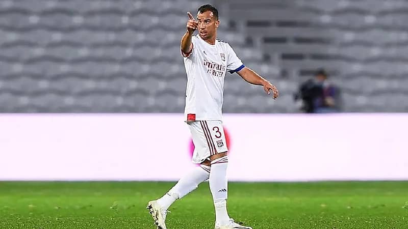 بالفيديو..الفراج يحسم الجدل بخصوص أزمة عودة بلعمري للمملكة