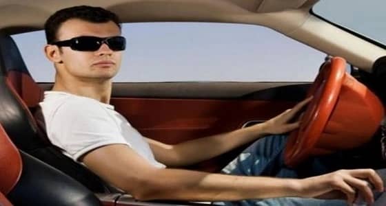 تعرف علي المواصفات المثالية للنظارات الشمسية لقيادة آمنة