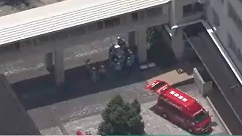 مزحة طالب تنتهي بنقل معلم و17 طالبًا إلى المستشفى