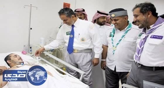 «الكشافة» يزورون المرضى في مستشفى ثادق العام