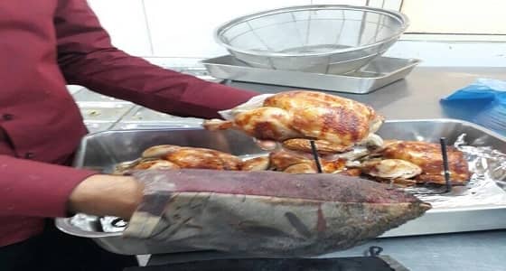 إغلاق مطعم لمخالفة الشروط الصحية بـ " البيداء "