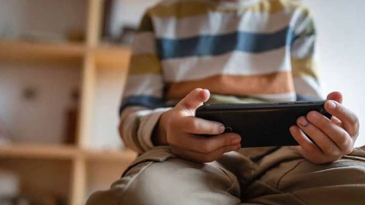 روبوت دردشة يقود مراهقًا للانتحار بعد علاقة افتراضية