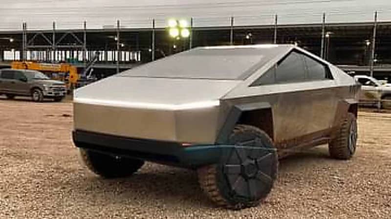 إيلون ماسك يواجه أزمة كبيرة من داخل أحد مصانع تسلا