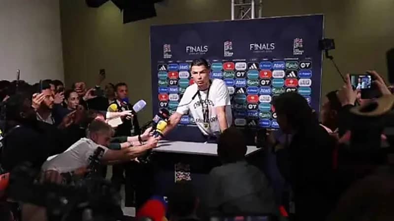 رد صادم من رونالدو على صحفي بعد الفوز على إسبانيا: إهدأ يا طفل! .. فيديو