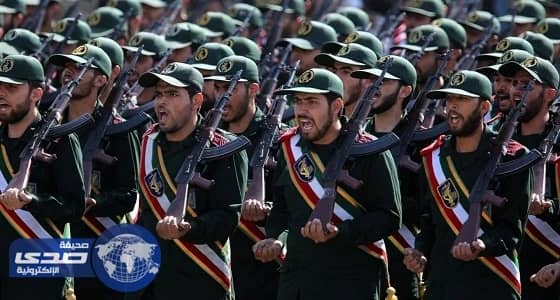 الحرس الثوري الإيراني يثير رعب المسافرين بمطار طهران