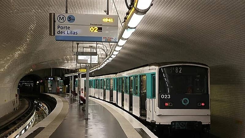 ضبط مجرم حاول اغتصاب امرأة أمام الجميع في المترو!