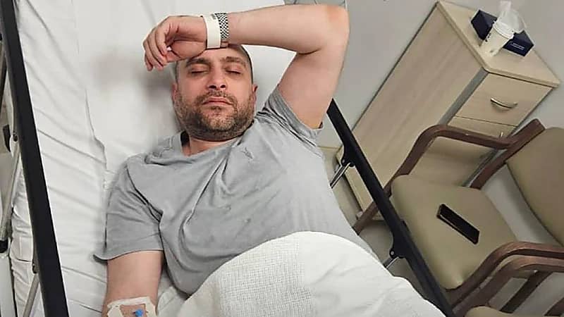 حسام حبيب يتعرض للإصابة خلال تحضيره لحفله الغنائي في جدة