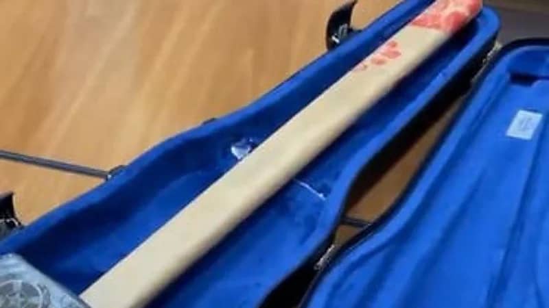 بالفيديو.. طباخ بوتين يُهدي البرلمان الأوروبي مطرقة "ملطخة بالدماء"