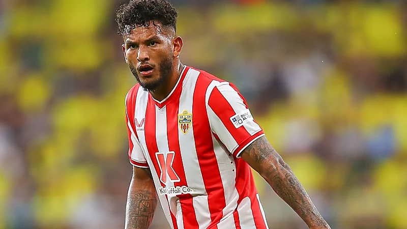 سواريز يسجل هاتريك تاريخي بعد 5 دقائق من المباراة