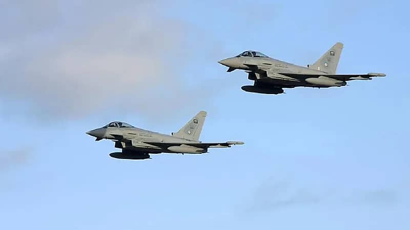 التحالف يعلن مقتل أكثر من 130 عنصرا حوثيا