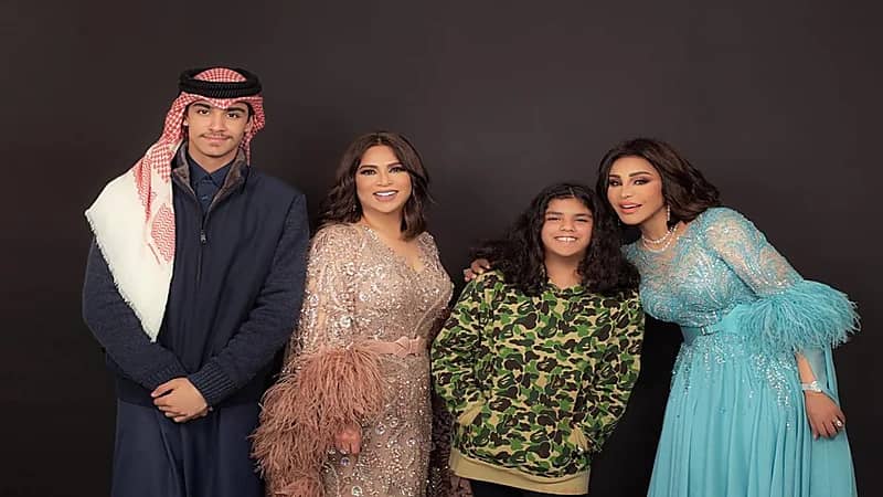 ظهور أحلام برفقة نوال الكويتية وأبنائهما