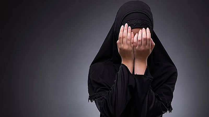 قانوني: عقوبة التحرش تٌغلظ حال كانت الضحية قاصرًا أو طفلًا..فيديو