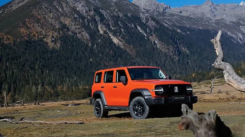 بالصور.. سيارات جريت وول ترفع النقاب عن تانك 300 في سوق المملكة