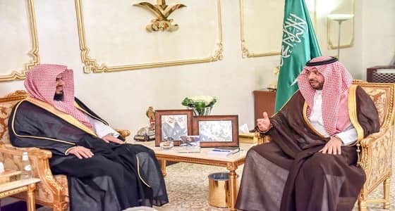 أمير الشمالية يستقبل رئيس المحكمة العامة بعرعر والوفد المرافق له