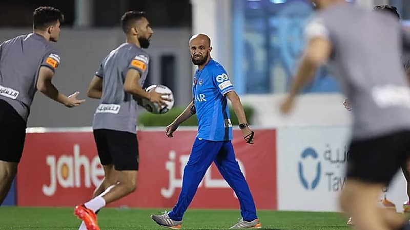 عبداللطيف الحسيني يقود الهلال في مباراة الشباب غدًا