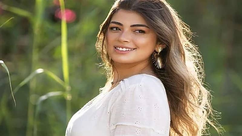 ليلى أحمد زاهر تحصل على الإقامة الذهبية بالإمارات