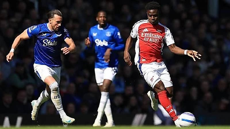 إيفرتون يتعادل مع آرسنال