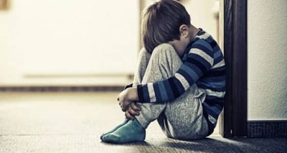 مخاطر بقاء الطفل داخل غرفة مغلقة لفترة طويلة