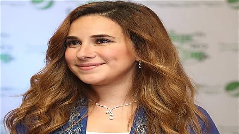 شيري عادل تحتفل بحصولها على الإقامة الذهبية في دولة الإمارات بصورة