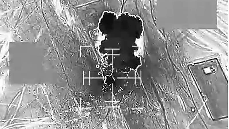 شاهد.. تدمير منصة إطلاق صواريخ باليستية استخدمها الحوثي لاستهداف أبوظبي