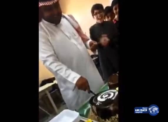 فيديو| سائق يمنع آخر من تجاوزه بطريقة متهورة في الرياض