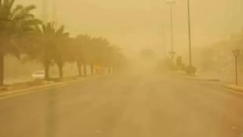 رياح وأتربة مثارة تجتاح طرق الرياض والمدينة المنورة