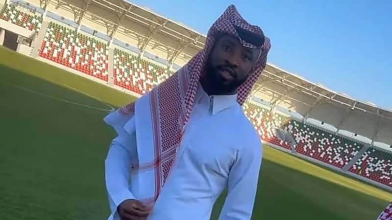 لاعب ‎الاتفاق موسى ديمبلي بالثوب والشماغ .. صورة