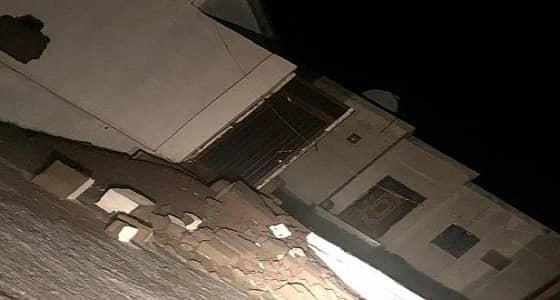 بالصور.. سقوط أعمدة إنارة وتطاير الأسقف بهميج المدينة إثر أمطار غزيرة