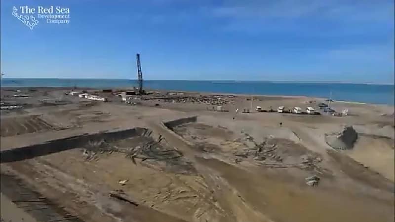 شاهد.. شركة البحر الأحمر تنشر فيديو لأعمال فندق ضخم يفتتح قريبا