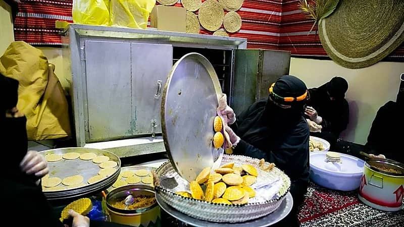 بالصور.. تصدير الكليجة القصيمية لدول الخليج