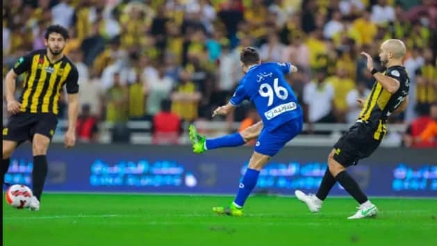الكشف عن مراسم تتويج بطل دوري المحترفين بين الهلال والاتحاد
