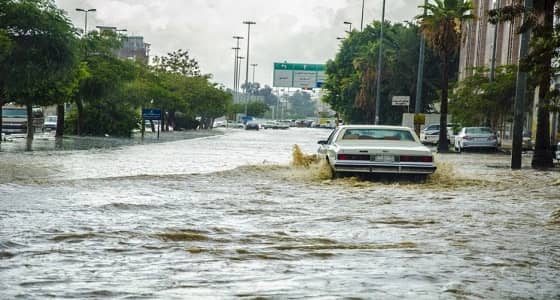 الأمطار في الطائف تحتجز 150 طالبة ثانوية داخل مدرسة