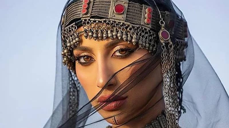 مودل روز تحتفل لأول مرة بيوم التأسيس .. فيديو وصور