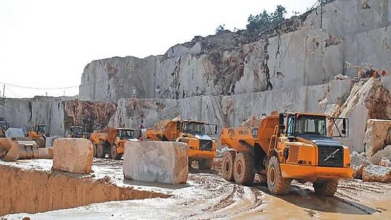 بدء التسجيل في تدريب وتوظيف 1400 سعودي في المحاجر والكسارات