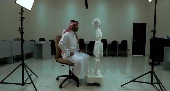 شاهد.. " مسالم " أول رجل آلي صناعة سعودية يعزز مفهوم رسالة الإسلام