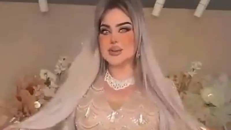 مروة راتب في أول ظهور لها بعد خروجها من السجن .. فيديو