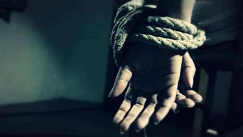 سجن 3 شباب اختطفوا سيدتين وتناوبوا الاعتداء عليهما