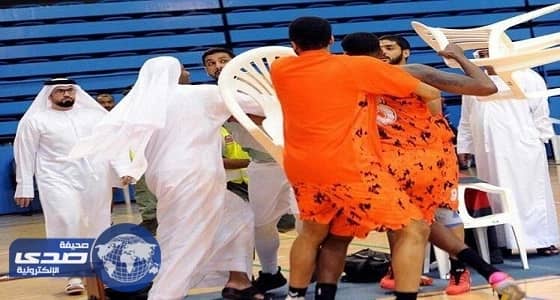 بالفيديو.. إلغاء قبل نهائي كأس الإمارات للسلة بسبب أحداث شغب