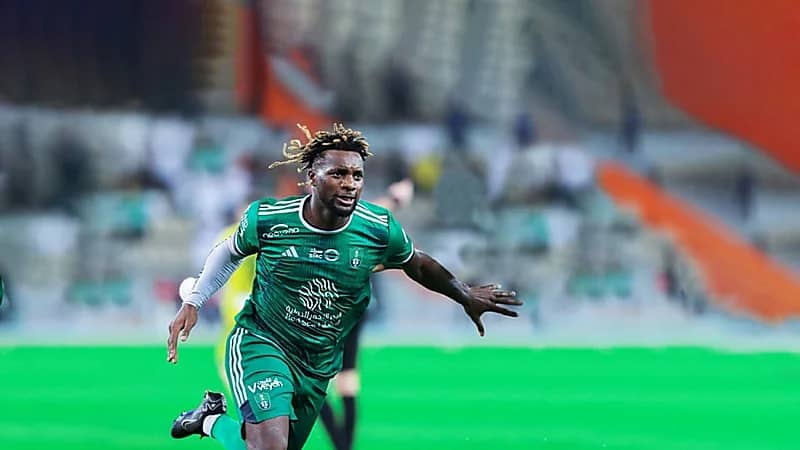 أولمبياكوس يسعى لضم ماكسيمان والأهلي يتمسك بمطالبه المالية