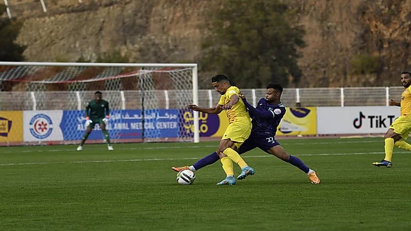 الأهلي يتعادل سلبيا أمام العين