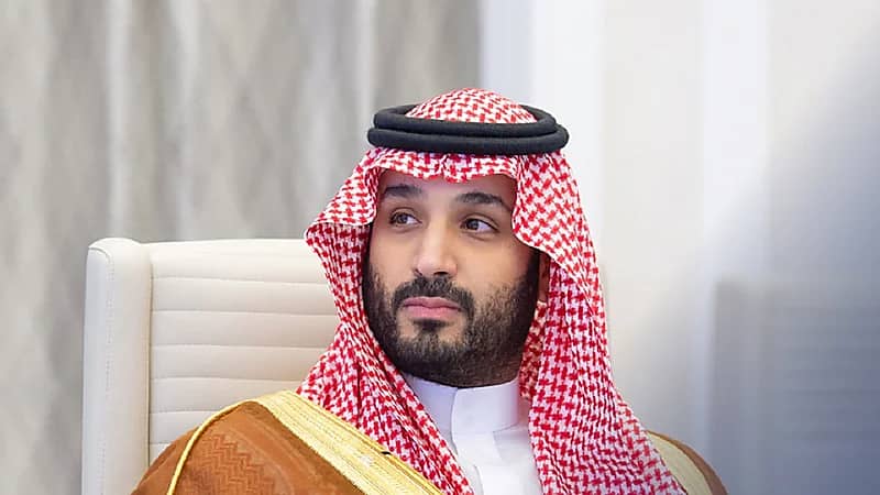المواطنون يحتفون بذكرى ميلاد ولي العهد الـ 37..لا يصنع التاريخ إلا الاستثنائيون