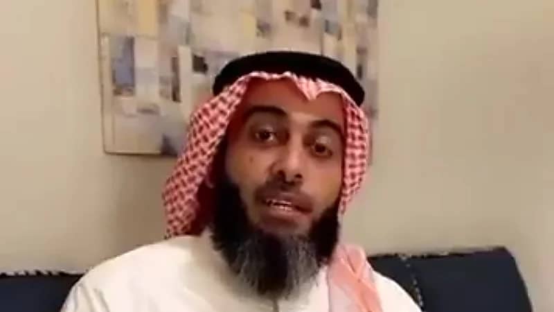 باحث في علم الأسماء: لا تسمّي ابنك على اسم أمك أو أبوك .. فيديو