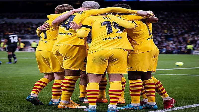 برشلونة يسحق ريال مدريد برباعية نظيفة