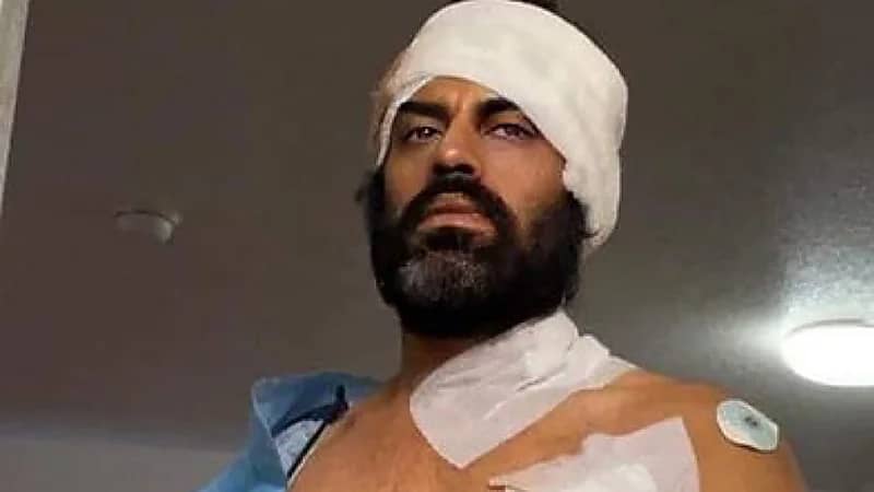 بالفيديو.. رجل يهاجم ممثل مشهور بفأس في صالة ألعاب رياضية