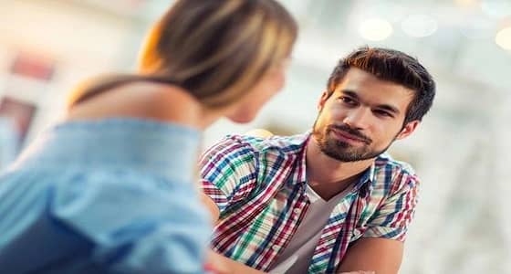 5 أفكار يطرحها الرجل حين يرى امرأة بدون ماكياج