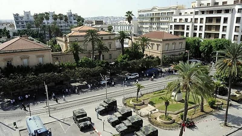 العثور على نفق سري بمنزل في محيط مقر السفير الفرنسي بتونس