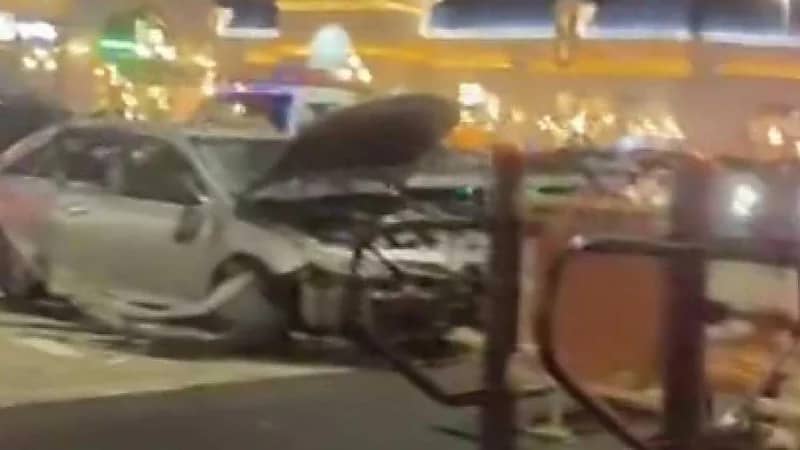 سيارة تقتحم ممشى "الخمسين" بالطائف وتصيب شخصين بإصابات خفيفة