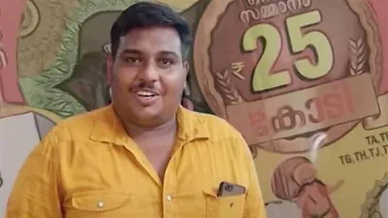 هندي يعبر عن تعاسته بعد فوزه بـ 250 مليون روبية ‪