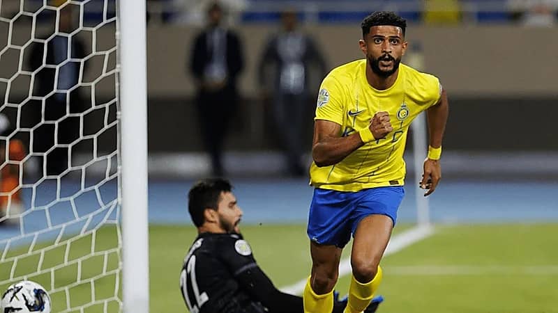 عبدالإله العمري يتفق على شروط الانتقال للاتحاد بشكل رسمي