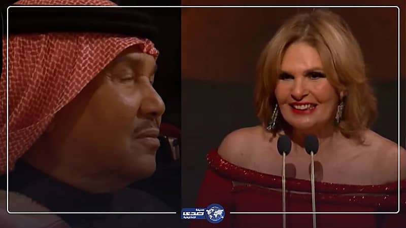 نظرات خجولة من محمد عبده لـ يسرا في حفل جوي أورد.. فيديو